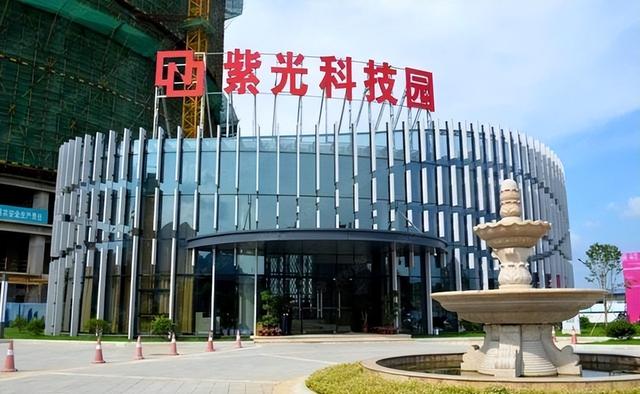 3000亿芯片巨头破产，曾扬言买下台积电，中国芯“遮羞布”被揭开