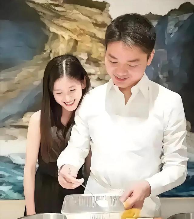 刘强东上千亿身家背后，儿子却是他一生的痛，感谢章泽天视如己出