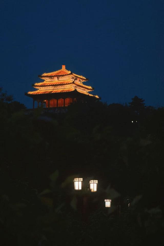 焕活中轴 | 景山紫禁之巅，望光影中轴