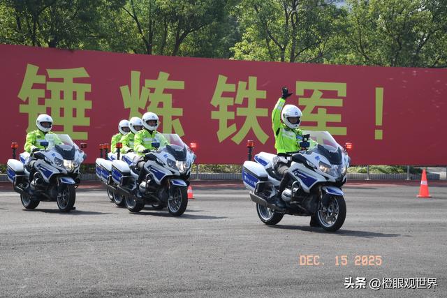 全国交警改名"交管"：一字之变，藏着14亿人的出行答案与时代必然