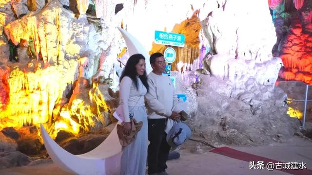 溶洞藏盛景 民俗闹新春 建水燕子洞马年新春文旅活动亮点纷呈