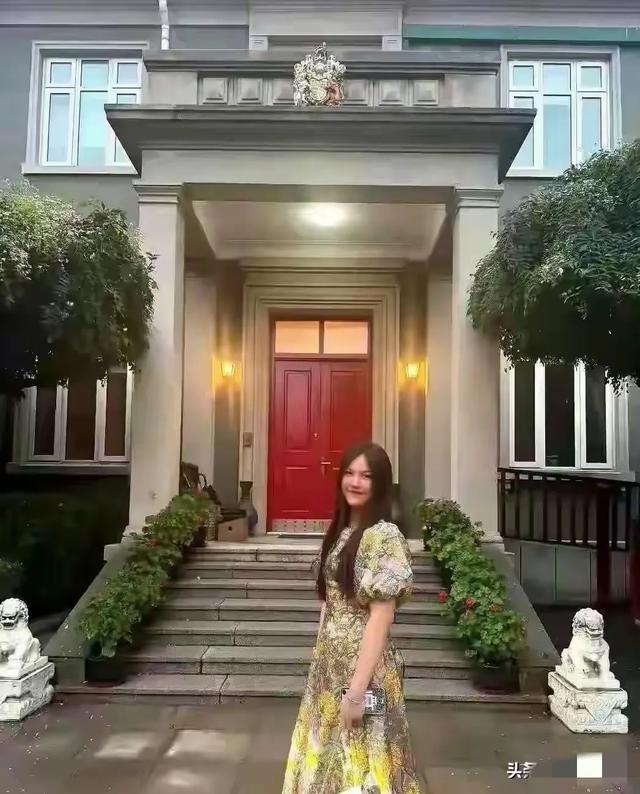 李湘在平台晒自家北京小院，大到让网友以为是景区，真的太有钱了