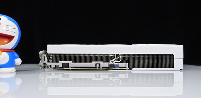 9800X3D + 影驰 RTX 5080 金属大师 畅享千帧！奉上便携 AI 攻略