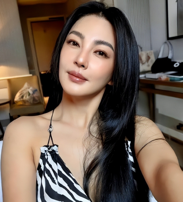 善恶终有报！陪睡仅开胃菜	，张雨绮再迎两大噩耗，被“资本”抛弃