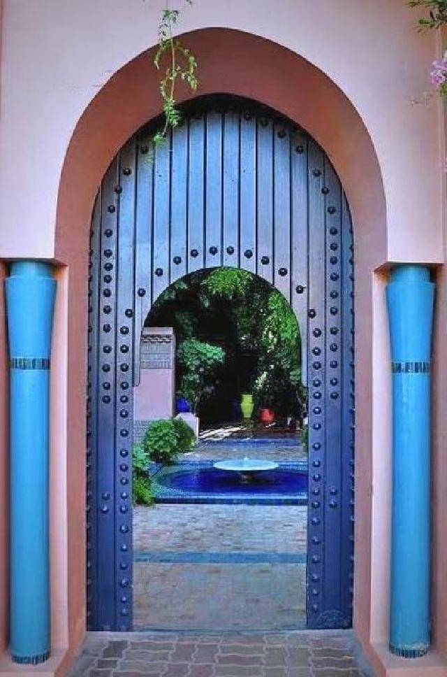 用废旧牛仔布造自然奇迹，这片蓝色花园唤醒孩子对真实世界的感知