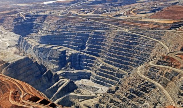 曾狂揽全球90%市场，欧美日的稀土霸权	，是如何被自己亲手摧毁的