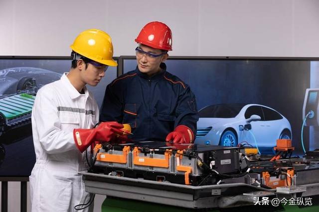 中国绿电不再掉链子！从"跟跑"到"领跑"，这项技术让全球都惊呆了