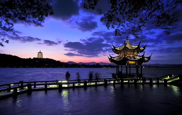 我西安人，退休后到杭州带孙子，说实话，杭州是真适合老年人生活