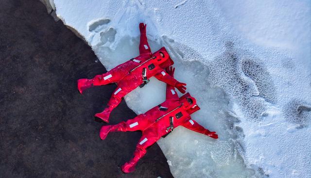 内蒙古呼伦贝尔：冰浮，不一样的冰雪体验