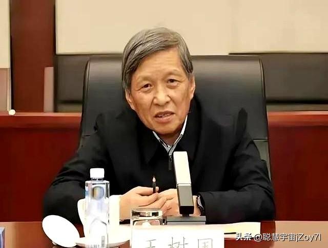 江西一考生被福耀科大录取后，来学校和王树国面谈，恶心一幕出现
