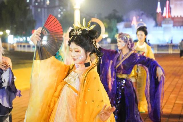 石景山游乐园京彩彩灯游园会，开幕了！