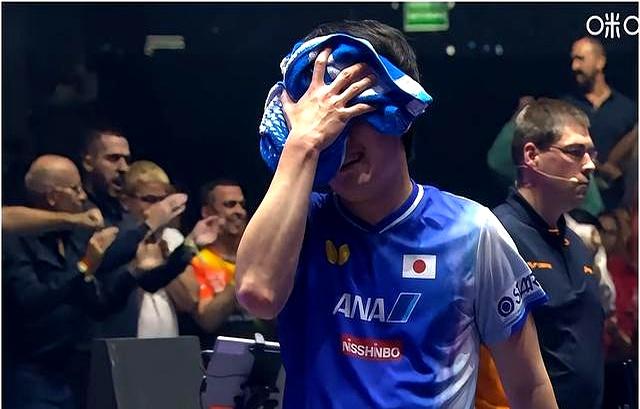 男单 8 强出炉！3 大不可思议太炸，张本 4 赛点被翻哭了？勒布