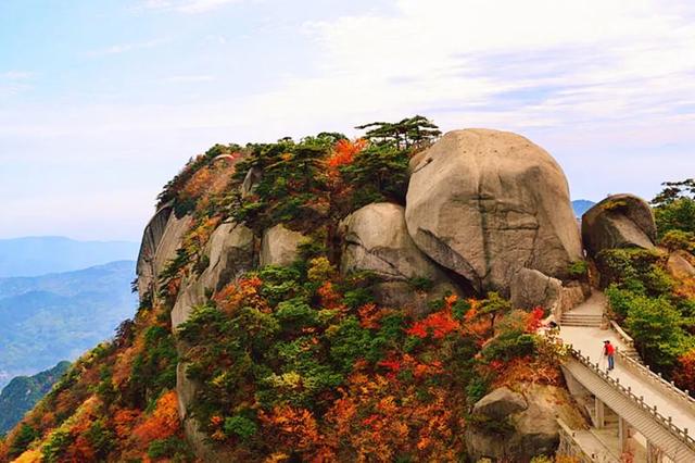 天柱山秋冬“躺平”指南:从红叶滤镜到雪景开挂,懒人也能封神