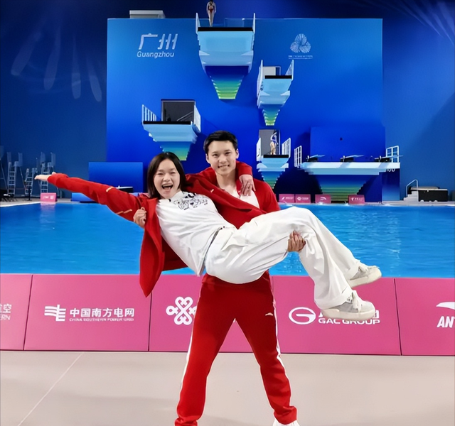 各有目的！全红婵家别墅正式封顶，令人不适的事发生，还不止一件