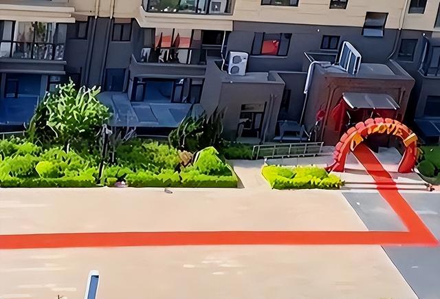 继父、同母异父弟弟？坠亡女教师身世曝光，这才是她走绝路的真相