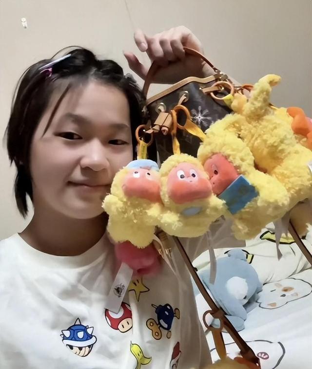 人心不足蛇吞象！人民日报点名，揭开全红婵真实处境，误会太深