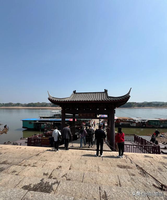 赣州建春门浮桥，江西一绝，属于国宝