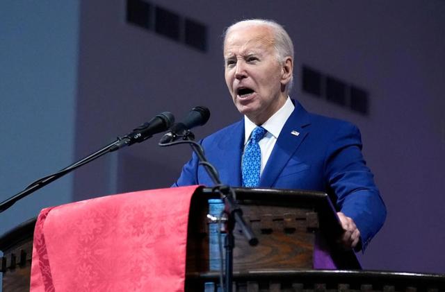 下台一年的拜登，终于忍不了了，公开狠批特朗普“让国家蒙羞”