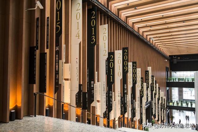 一帧凤冠、一曲红楼、一台风车：这些文创里竟藏着文化与时光？