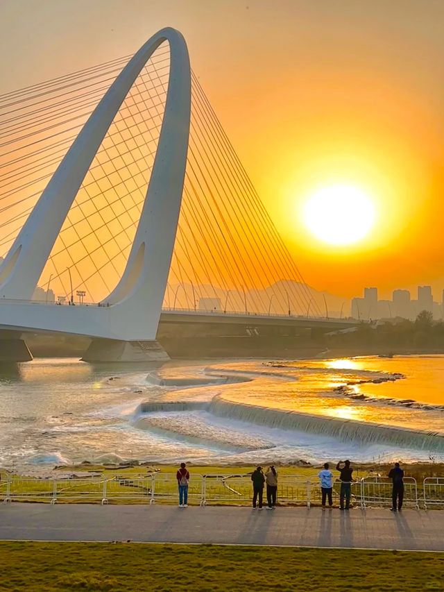 果然…北京最浪漫的地方免费！摄影必打卡新首钢大桥定都阁