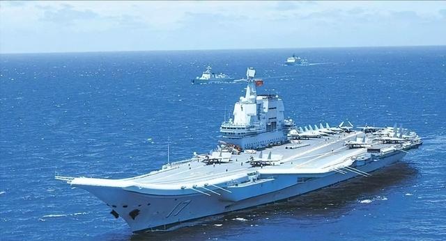 福建舰惊艳全球，美媒坦言难以置信，俄称中国需10年才能赶上自己