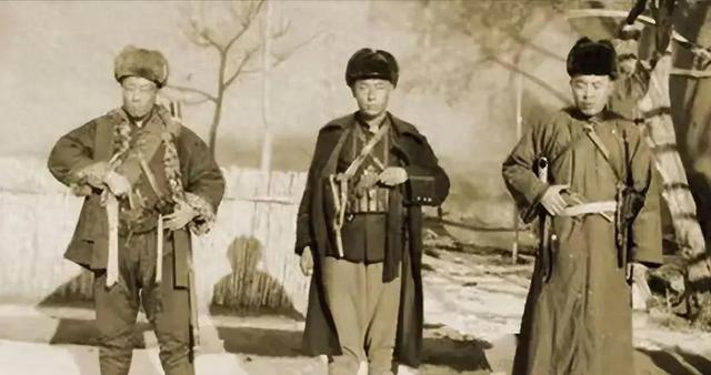 1950年，我军去尼姑庵剿匪，发现一尼姑胸脯大，又见一幅画不寻常