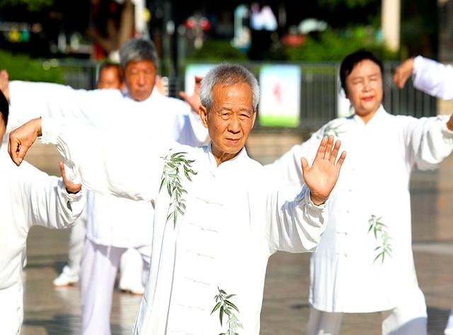 打太极拳，如何进一步打出太极拳的精气神呢？