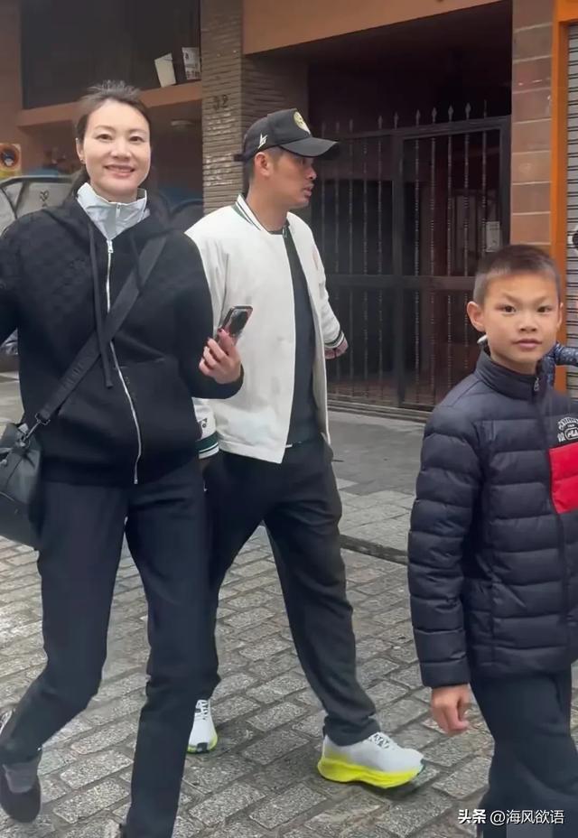 42岁林丹嫩得像小伙，44岁谢杏芳换发型老10岁，状态差得像两代人
