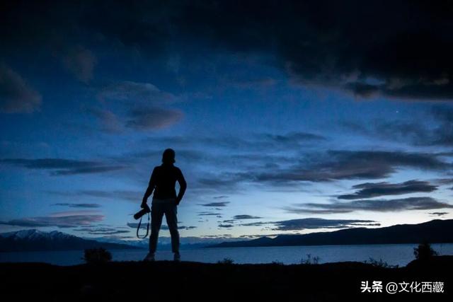 99%的人都错过的西藏最澄澈的湖泊！湖心冰裂瞬间太绝了！