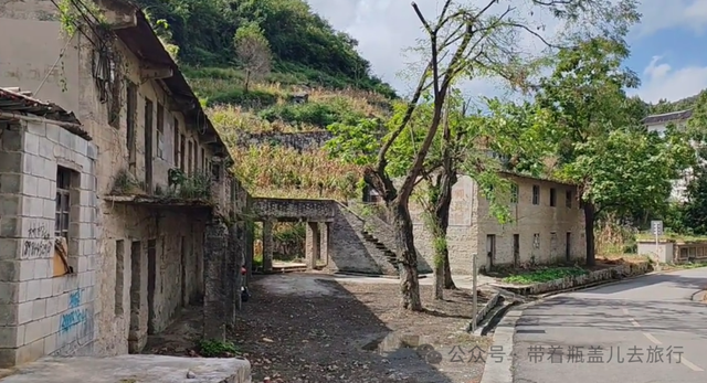 贵州大山里神秘军工厂，180米天然溶洞里为战机造零件，太震撼