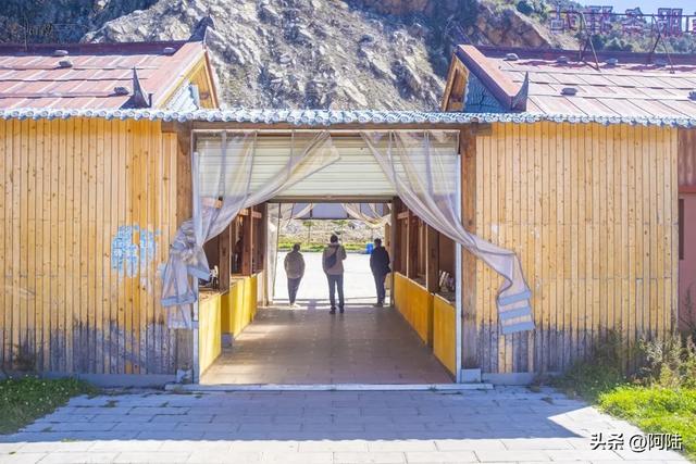 沙力旅游服务驿站曾是很完美的观景平台，可惜目前已经略显破败