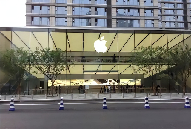 苹果首次在中国关停直营店，市场调整还是战略收缩？