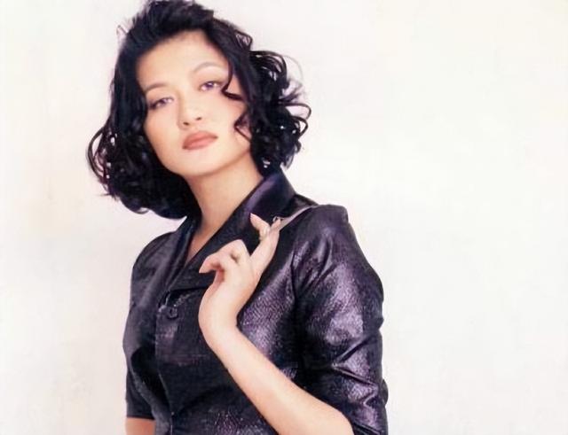 原来她已离世26年！23岁登春晚一夜成名，却因一个巴掌付出生命