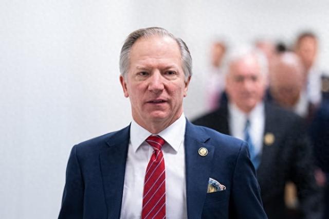 肯尼迪中心空座如海！政治化改造翻车，艺术家集体抵制