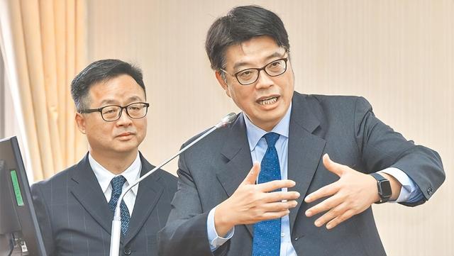 赖清德摊牌了，胆大叫嚣绝不投降，没想到解放军突然宣布重磅消息