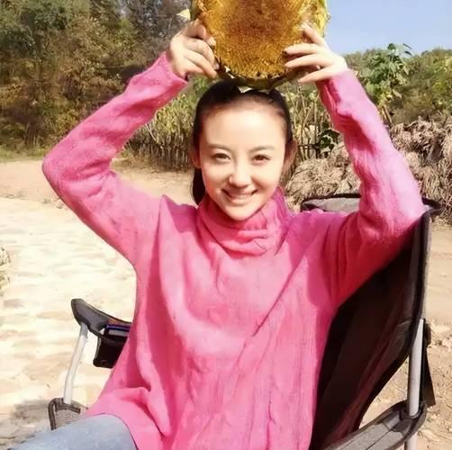 原来她早已去世！26岁全身溃烂不治而亡，被全家8口“吸血”多年