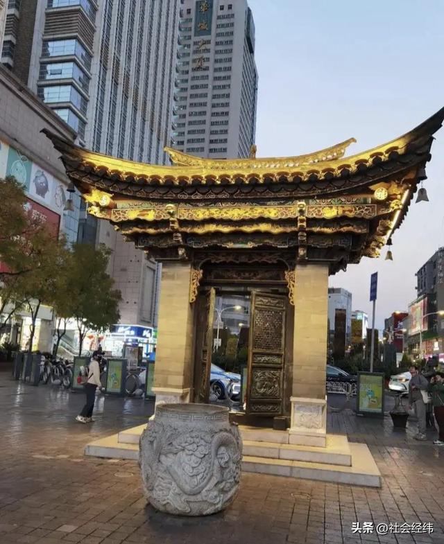 春城夜宴！昆明南屏街 —— 逛吃赏景的全国示范步行街