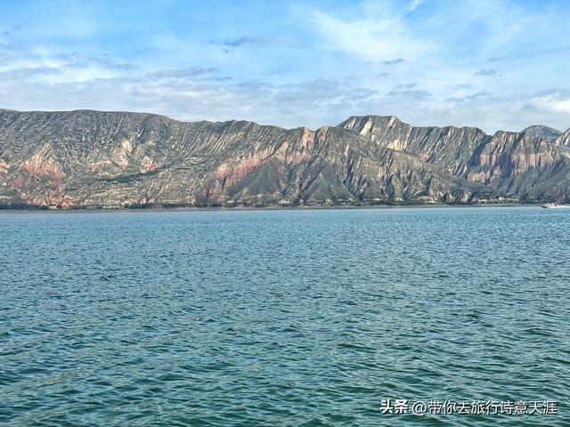 甘肃刘家峡水库，乘船游览黄河峡谷风光