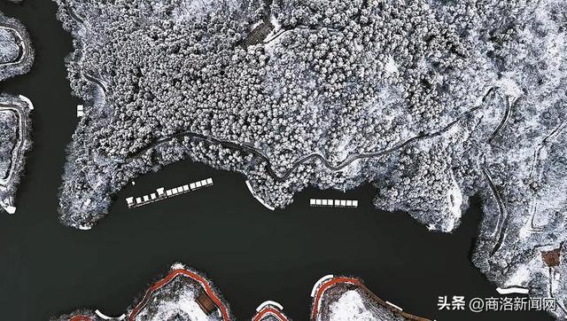 银装素裹商山美