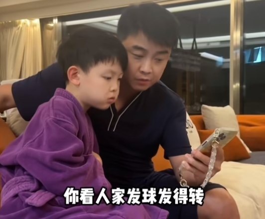 虎父无犬子！王皓也没想到，8岁的儿子，如今也能给自己争光了