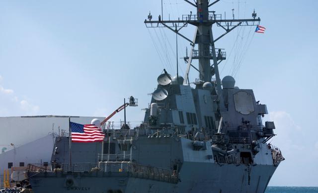 特朗普终于迈出这一步，F18“破门而入”，委内瑞拉还能撑多久？