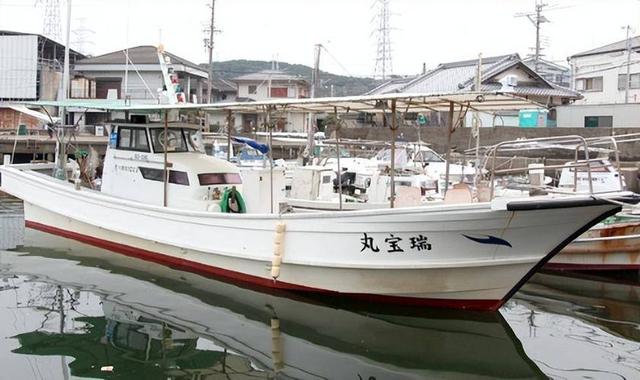 高市早苗仍不死心，竟把手伸向钓鱼岛，我方出手一面架炮一面痛批