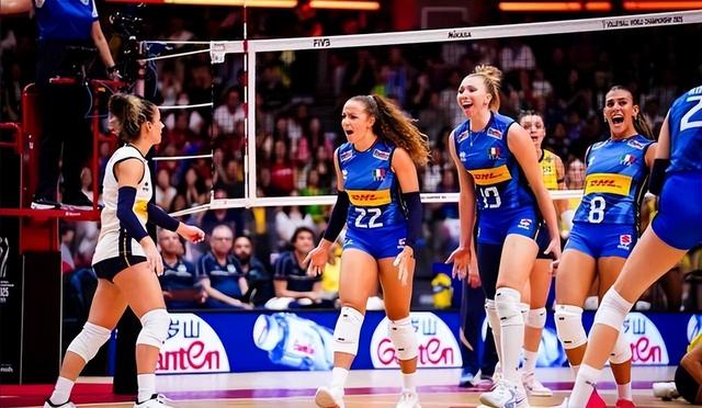 3-2！女排悲喜夜：世界冠军轰然倒下，意大利恶战逆转，巴西出局