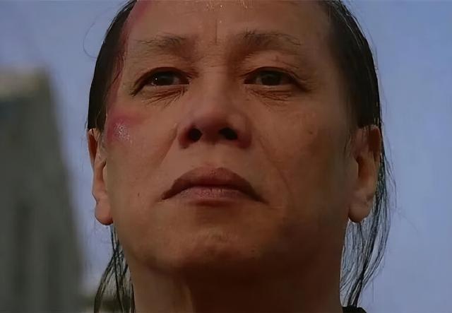 林凤娇也没想到，成龙竟在梁小龙去世后，因一特殊举动扭转了口碑