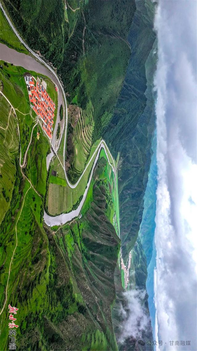 甘南:天蓝地绿 水清景美