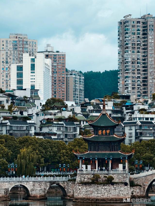 贵阳Citywalk：捕捉甲秀楼与北天主教堂的美