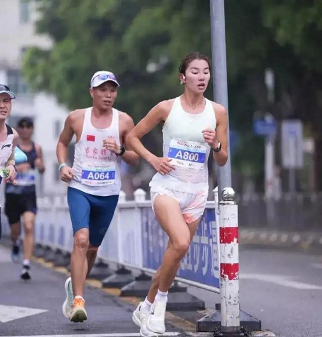 跟风跑马、有去无回！马拉松成 “流动ICU”，全民狂欢的生命警示