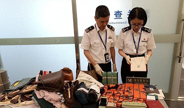 几乎全是假货！利润高达2400%，为何消费者还前赴后继争相购买？