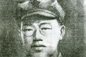 徐向前的四大军长最可惜一位，若非刘邓挽救，很可能被许世友反超图片
