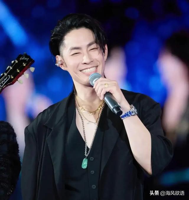 47岁吴建豪减重40斤	，尖嘴猴腮像换了个人，比实际年龄老20岁